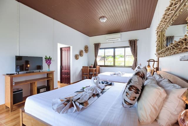 Deluxe Room, 1 King Bed, Kitchenette, Resort View