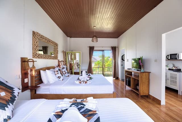 Family Room, 2 Queen Beds, Kitchenette, Resort View