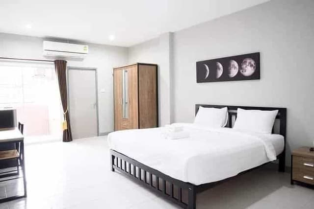 Standard King Room