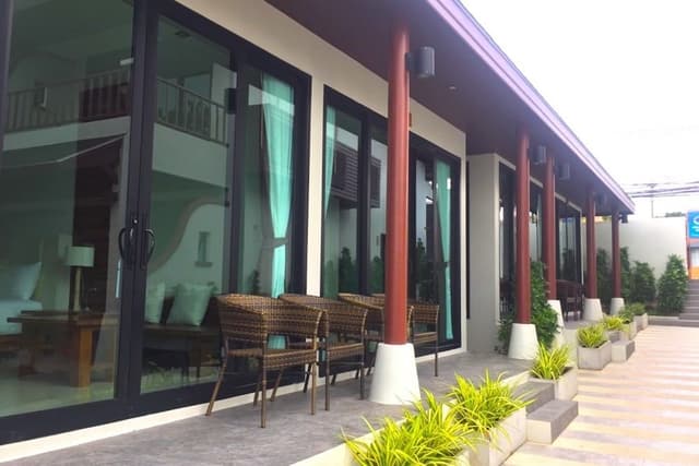 Grand Deluxe Room with Side Sea View