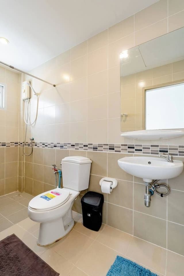 Standard Room with Shared Bathroom