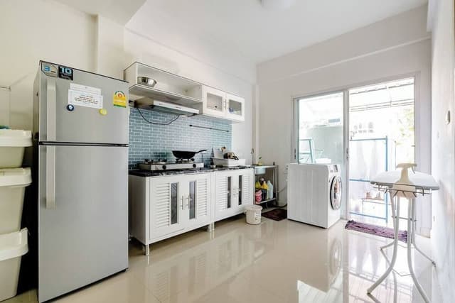 Standard Room with Shared Bathroom