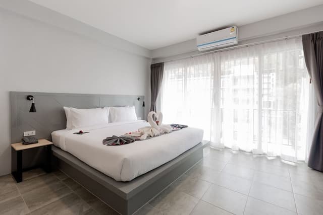 Deluxe Room, Bathtub