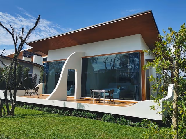 Villa with Garden View