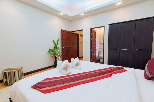 Deluxe Apartment, 1 King Bed, Balcony, Poolside