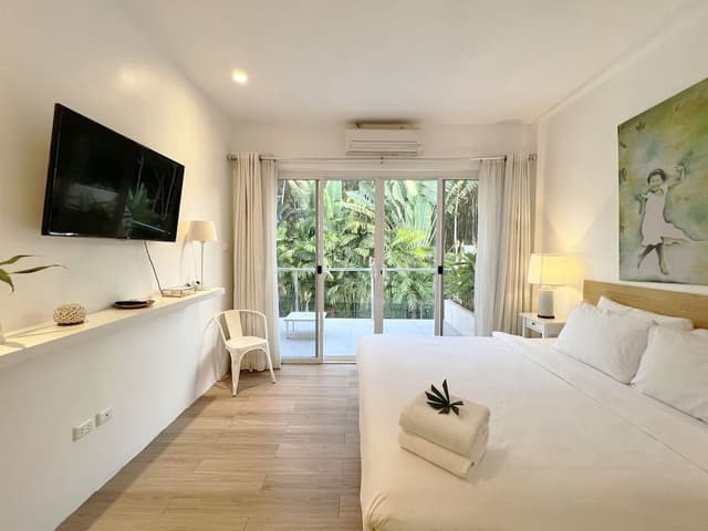 Premium House, 2 Bedrooms, Pool Access, Poolside