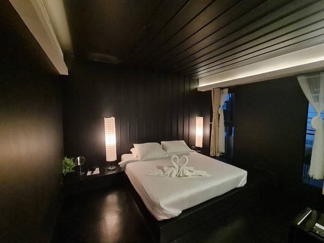 Premium Black Signature