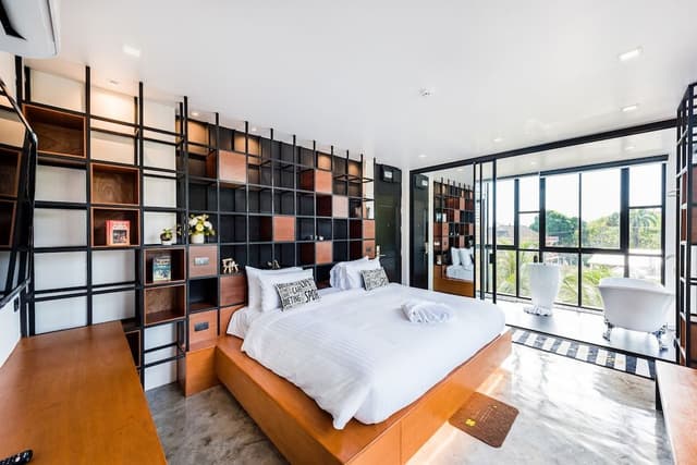 VIP Gallery Room with Private Bathroom