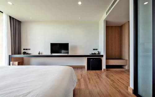 Deluxe Twin Beds