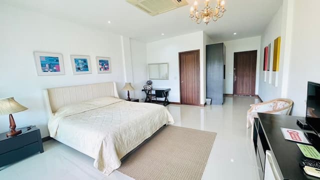 Standard Room with Mountain View