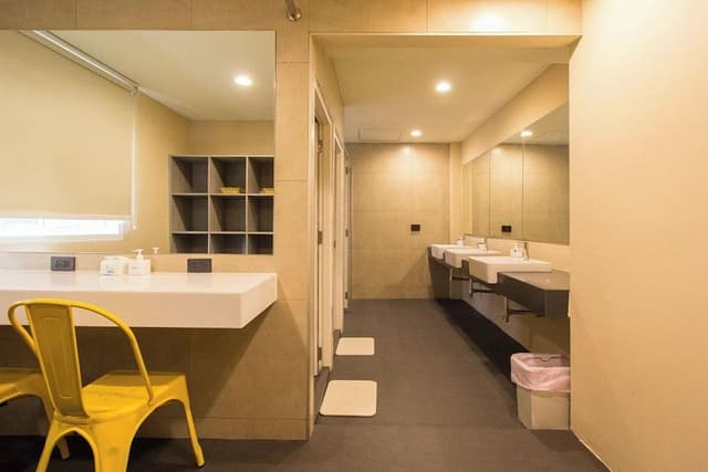 Private Room with Shared Bathroom
