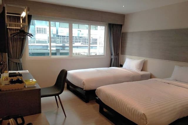 Private Room with Shared Bathroom