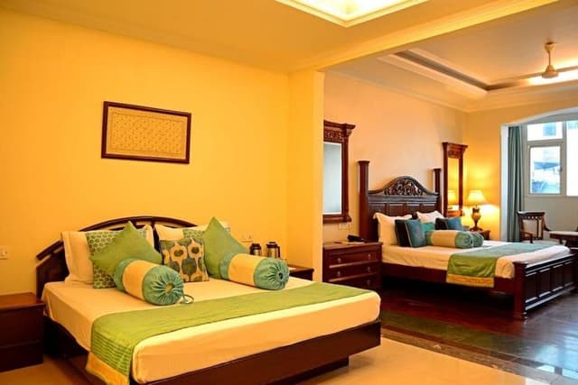 Family Room with Airport Pickup