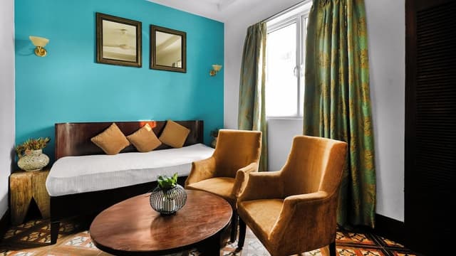Suite with Airport Pickup