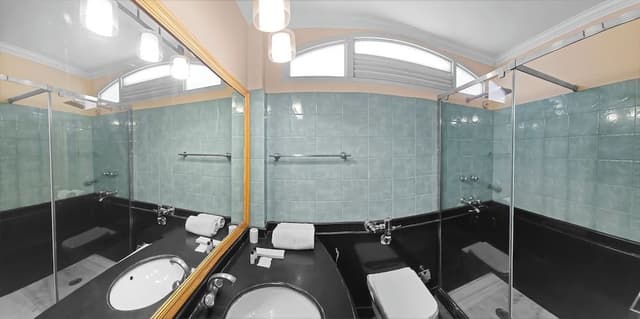 Suite with Airport Pickup