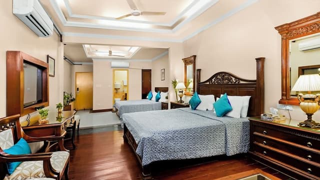 Family Room with Airport Pickup