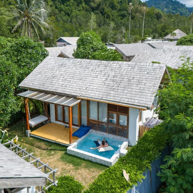 Deluxe Pool Villa