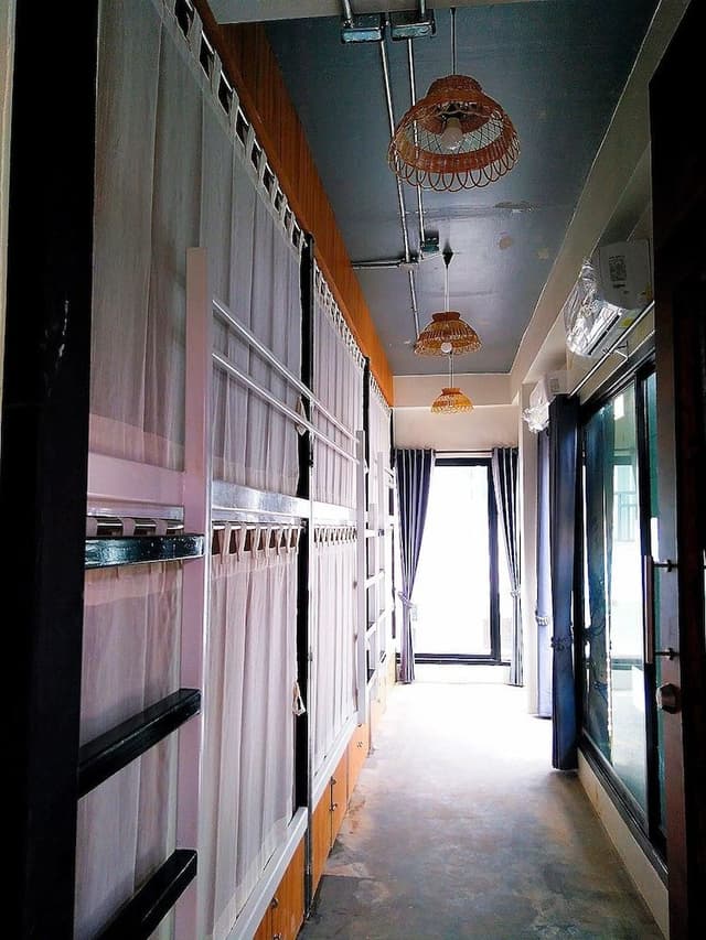 6-Bed Mixed Dormitory with Shared Bathroom