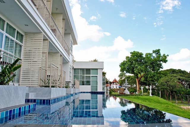 Suite with Pool View