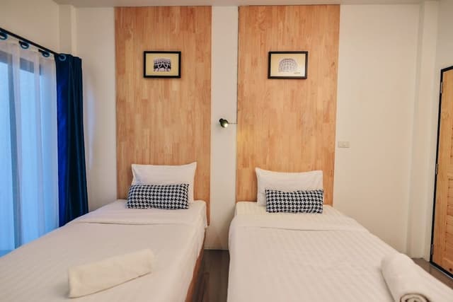 Standard Twin Room