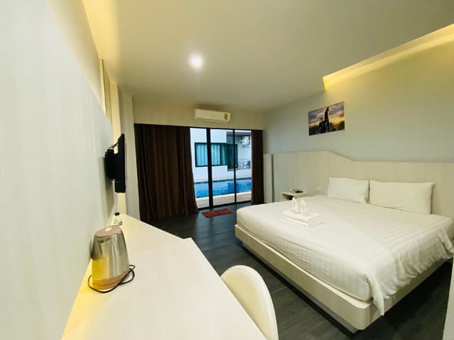 Pool Access Room