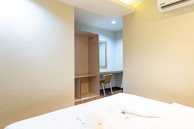 Double Room with no Window Located on higher floor (4th floor)