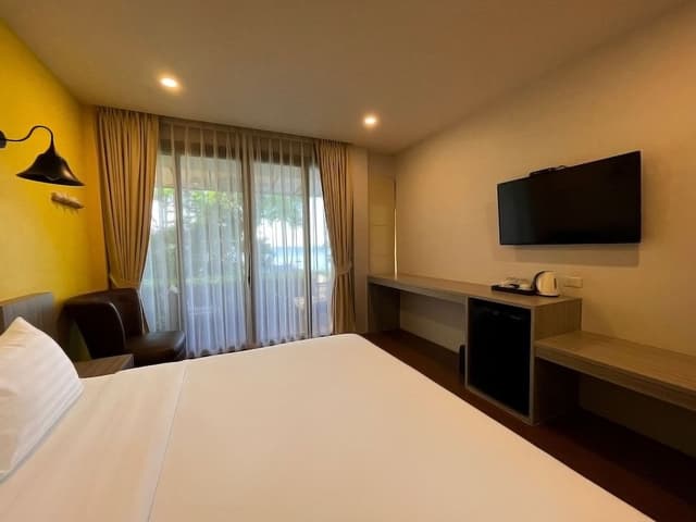 Deluxe Room with Pool View