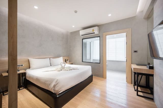 Superior King Room