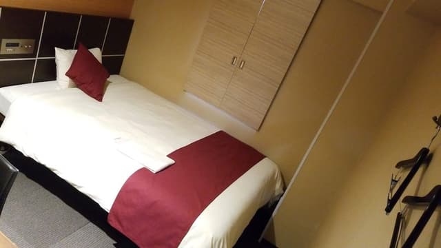 Standard Single Room, Smoking
