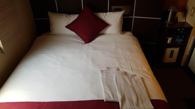 Standard Single Room, Smoking