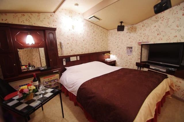 Double Room, Smoking