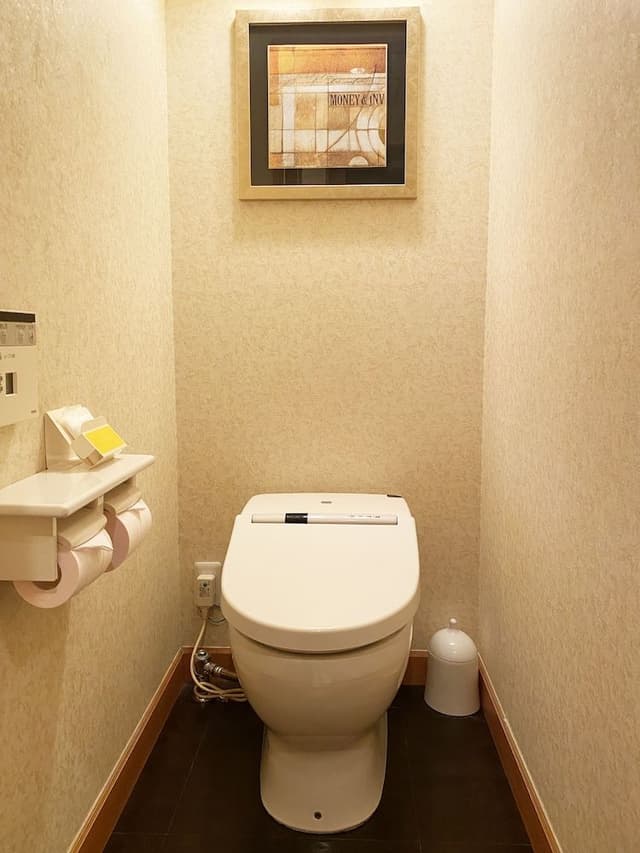 Queen Room, Run of House