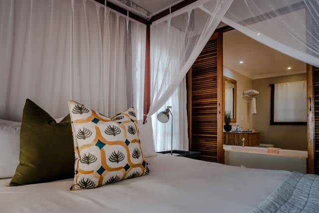 Puku Honeymoon Suite