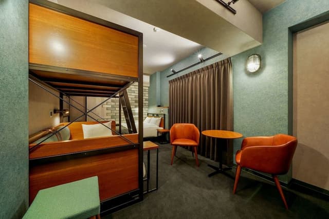 Bunk Bed with 1 Double Bed- Greystone(Please see policies and room information before you book)