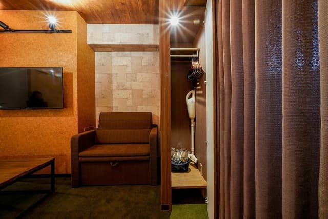 Theater room 2 Double beds with Sofa Bed-Brownstone (Check policies and room info before you book)