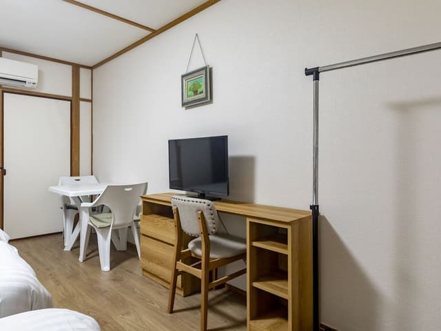Triple Room, Non Smoking, Shared Bathroom