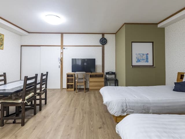 Quadruple Room, 4 Bedrooms, Non Smoking, Shared Bathroom