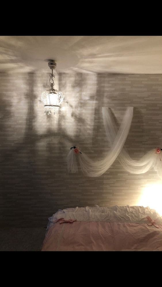 Room, Women only (2)