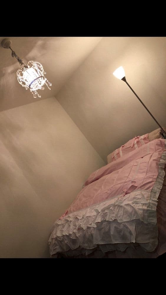 Room, Women only (2)