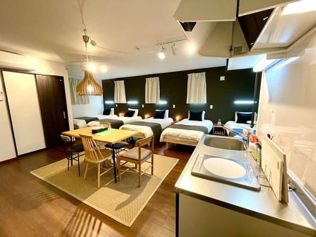 Deluxe Family Room 1F