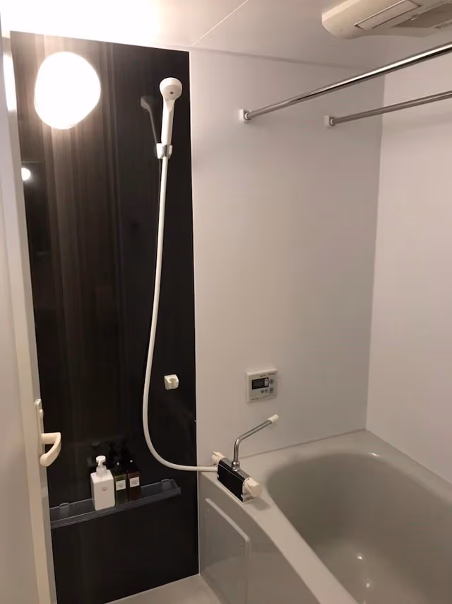 Twin Room 303 with Bathtub