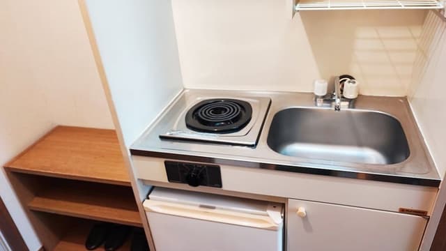 Basic Twin Room, 2 Twin Beds, Non Smoking, Private Bathroom