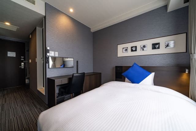 Deluxe Single Room - No Daily Cleaning, Non Smoking (West)