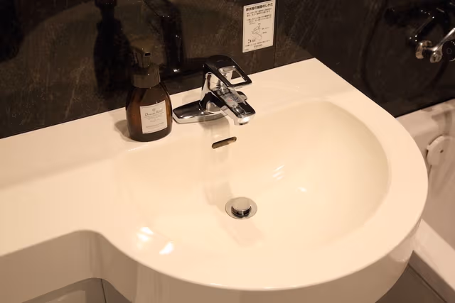 Deluxe Single Room - No Daily Cleaning, Non Smoking (West)