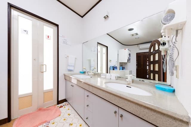 Basic Twin Room