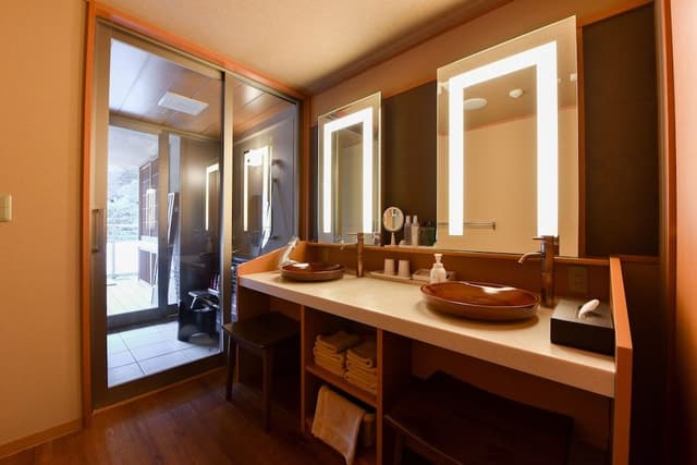 Deluxe Room with Tatami Area and Open-air Bath-D