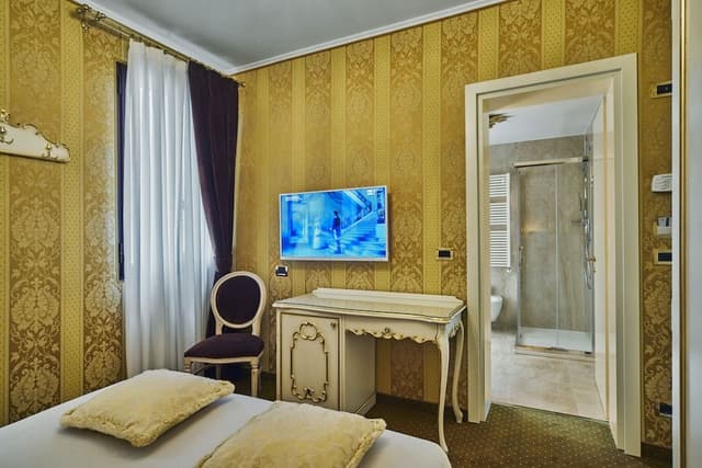 Classic Double Room