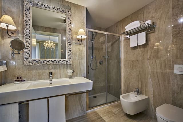 Deluxe Double Room, Canal View