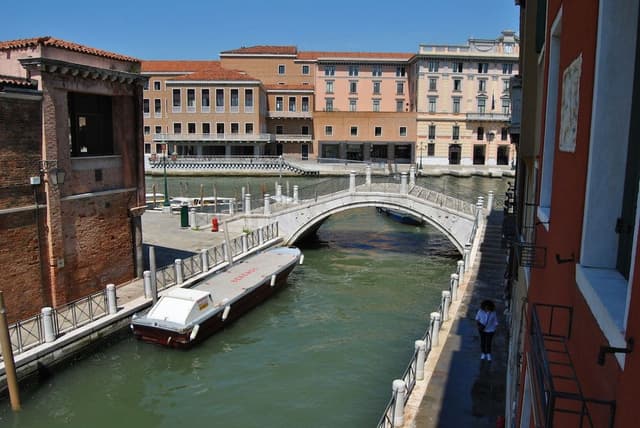 Deluxe Double Room, Canal View