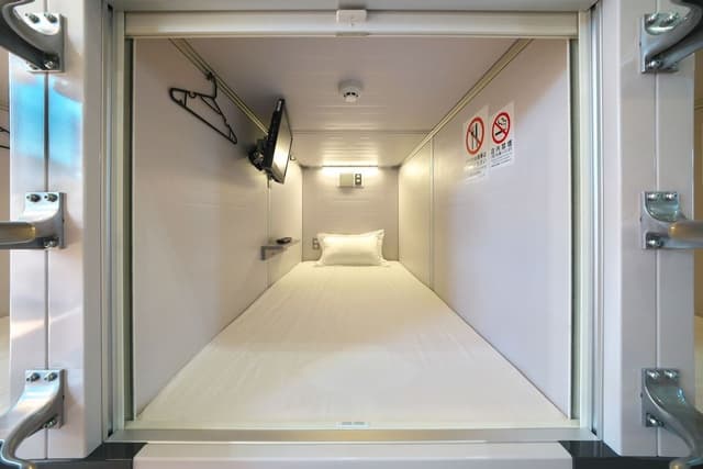 Capsule Room